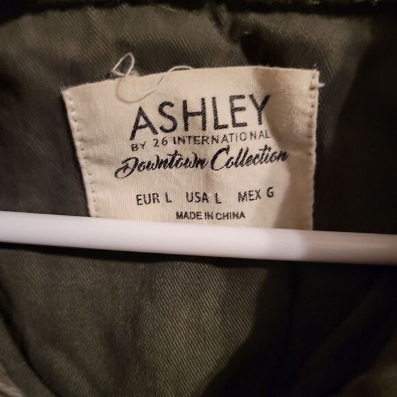 Ashley‎ 26 International Jacket Womens L Green Utility Hooded Cropped Trendy - Picture 2 of 16